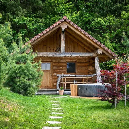Semesterbostad Hut At The Forest *